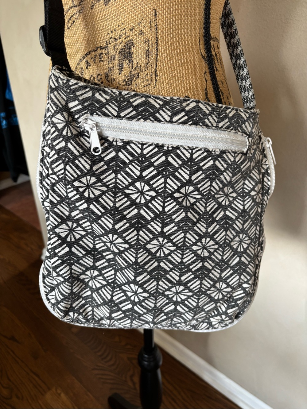 Kavu crossbody bag - Picture 6 of 6